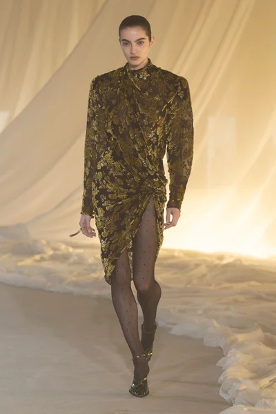 Look 25